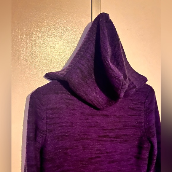 Small knitted purple and black pullover with hood n button detail - Picture 3 of 4